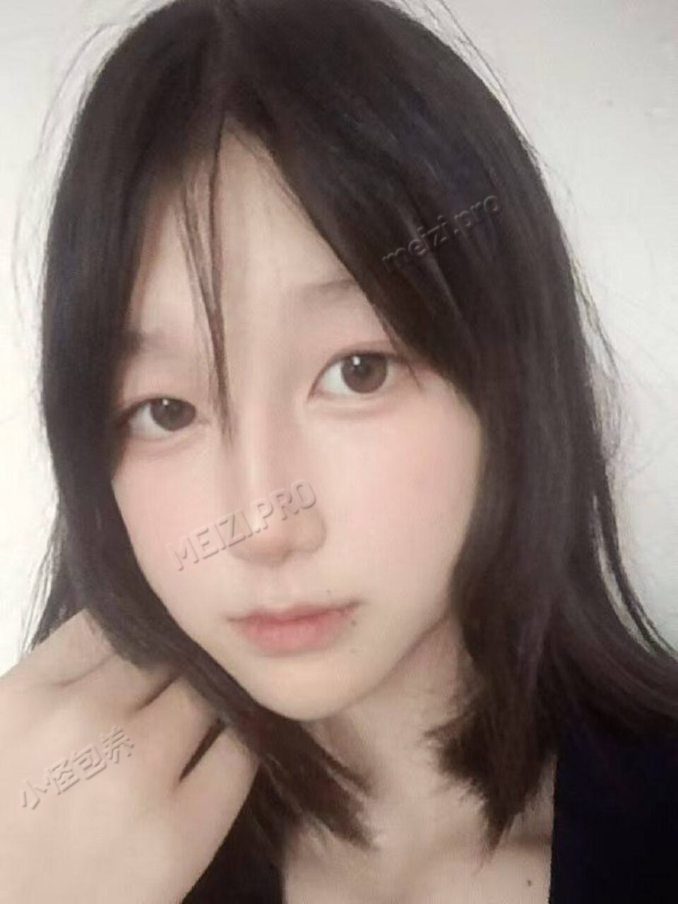 湖南 邵阳 18岁 167cm 98 B杯 学生 活泼开朗,善于倾听,第一次接触,尽量做到金主满意,听话懂事,贴心守护你的感受 抽烟纹身:无 SM:否 无套:否 口交:可 过夜:可 同居:否 可飞:可 价格:7 特点:活泼开朗,善于倾听,第一次接触,尽量做到金主满意,听话懂事,贴心守护你的感受