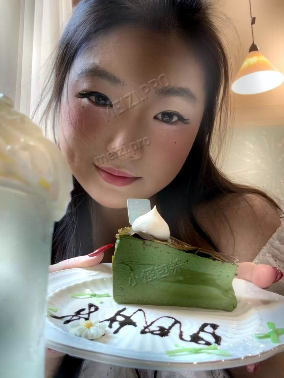 广东 广州 20岁 170cm 118 D杯 助理 可短择性格好情绪稳定反差叫床好听胸大屁股大 抽烟纹身:无 SM:是 无套:否 口交:可 过夜:可 同居:否 可飞:可 价格:5-10 特点:可短择性格好情绪稳定反差叫床好听胸大屁股大