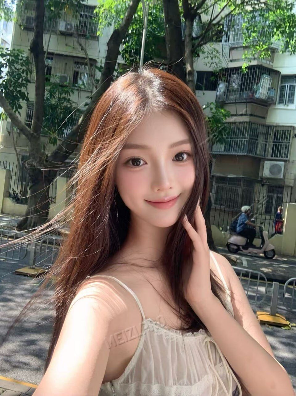 广东 深圳 22岁 166cm 88 B杯 不方便说 清纯甜美爱笑 健谈不抽烟不喝酒不泡吧 抽烟纹身:不抽烟无纹身 SM:否 无套:否 口交:可 过夜:可 同居:可 可飞:可 价格:15 特点:清纯甜美爱笑 健谈不抽烟不喝酒不泡吧