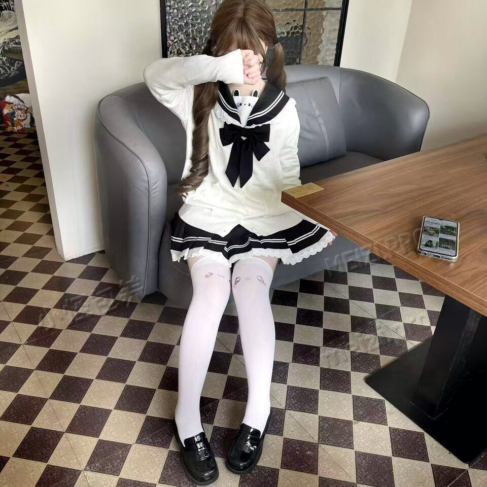 云南 昆明 16岁 155cm 100 B杯 女生 抽烟纹身:无纹身 SM:是 无套:否 口交:可 过夜:可 同居:可 可飞:否 价格:3