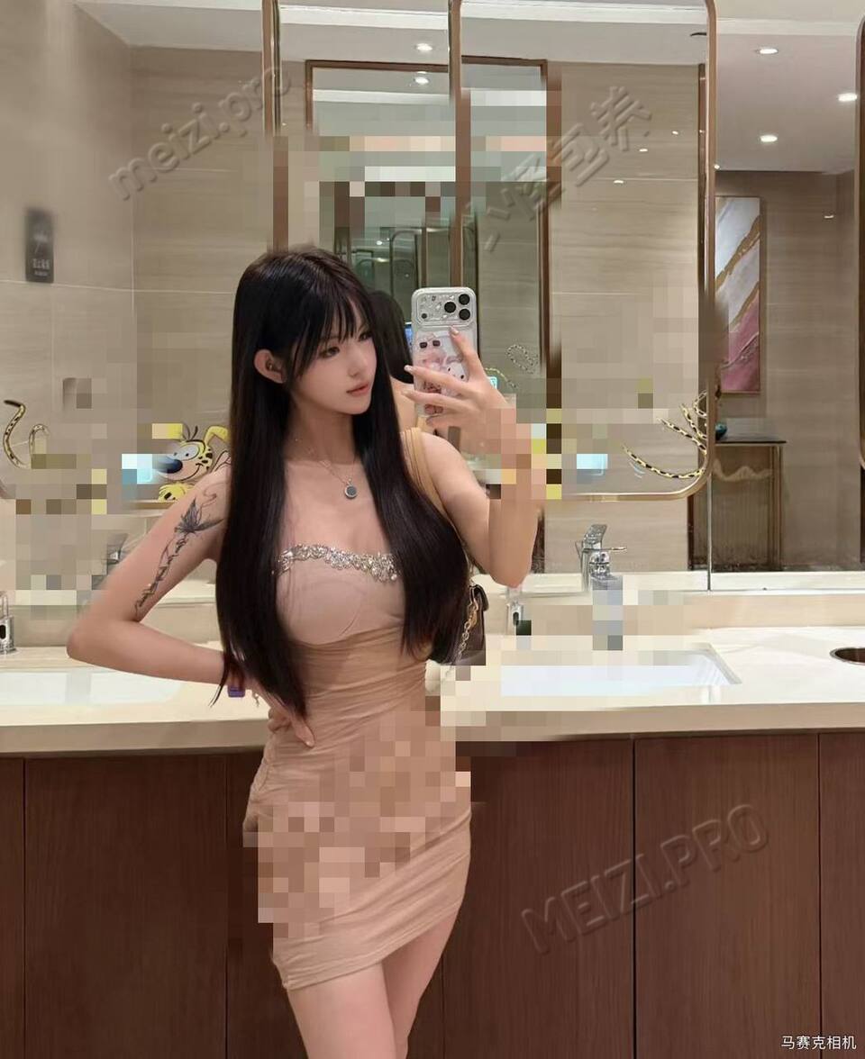 广东 广州 23岁 162cm 95 C杯 酒店管理 全身无科技，甜妹御姐什么衣服都可以穿，配合度高，本人比照片好看 抽烟纹身:不抽烟有纹身 SM:是 无套:可 口交:可 过夜:可 同居:可 可飞:可 广东省内，港澳 价格:6 特点:全身无科技，甜妹御姐什么衣服都可以穿，配合度高，本人比照片好看