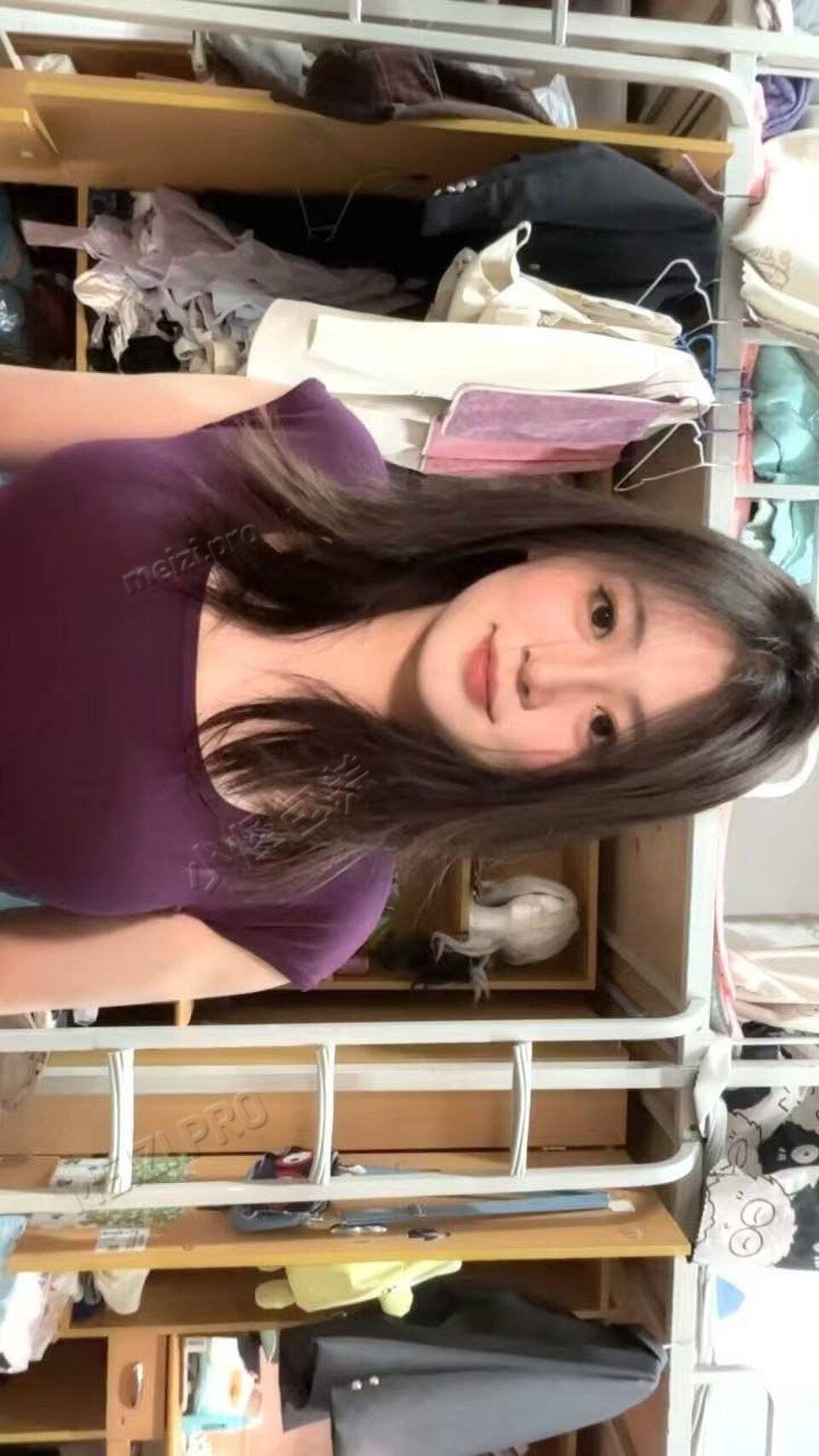 河南 郑州 20岁 163cm 110 D杯 学生 口活很好,穿情趣好看 抽烟纹身:无 SM:否 无套:可 口交:可 过夜:可 同居:否 可飞:可 价格:12 特点:口活很好,穿情趣好看