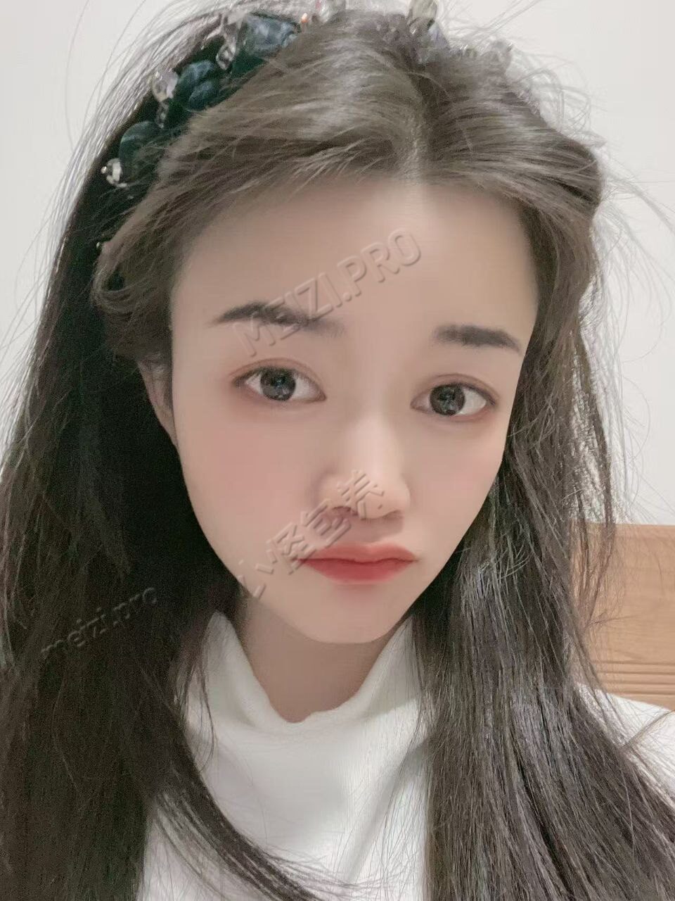 云南 昆明 28岁 158cm 88 C杯 文员 皮肤白 声音好听,会做饭 抽烟纹身:无 SM:轻微 无套:可 口交:可 过夜:可 同居:可 可飞:可 除港澳 价格:30 特点:皮肤白 声音好听,会做饭