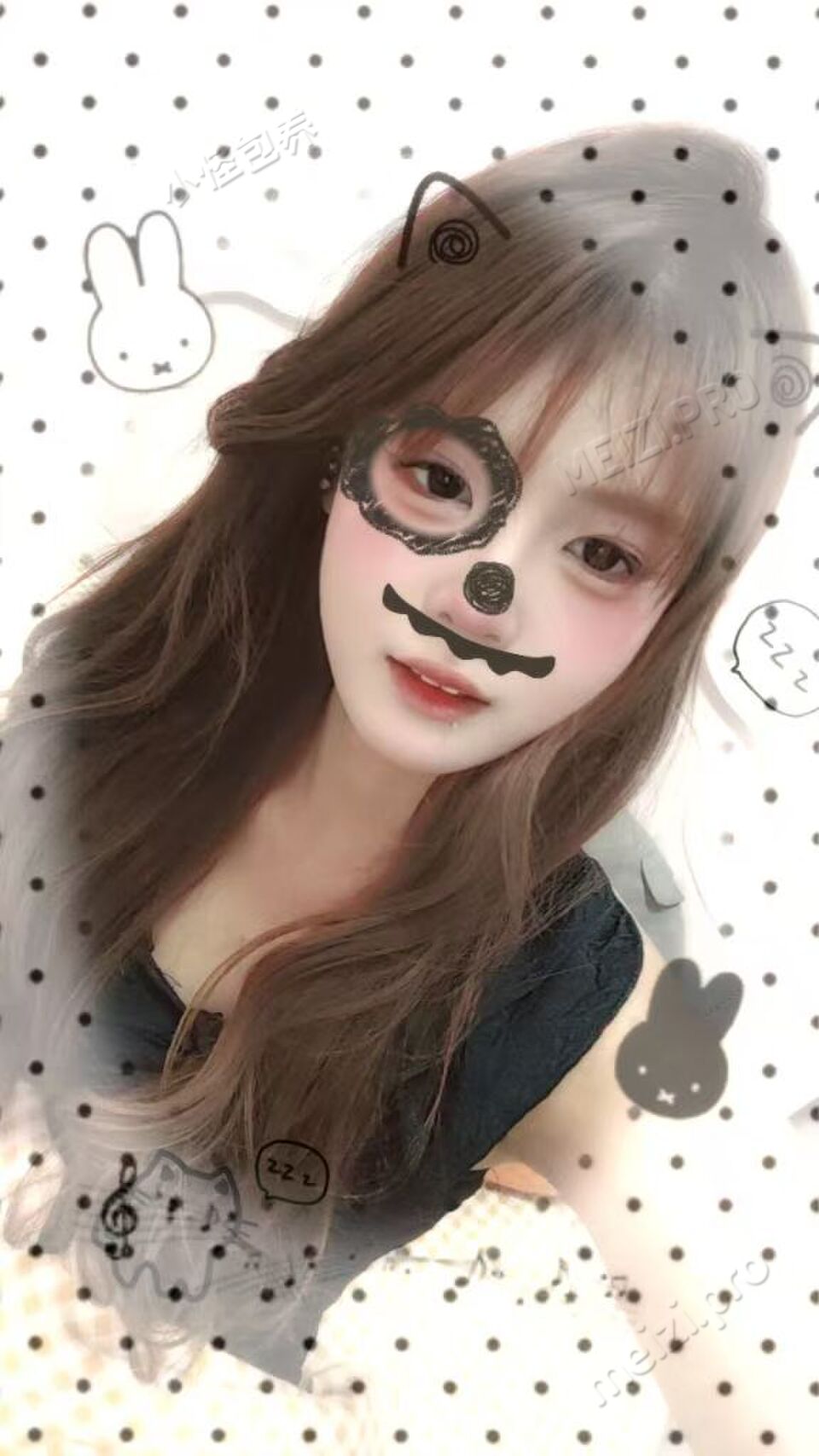 河南 商丘 17岁 163cm 92 B杯 女生 会跳舞，11月生日。新人第一次找，验证视频比照片漂亮 抽烟纹身:有抽烟有纹身 SM:否 无套:可 口交:否 过夜:可 同居:后面在看 可飞:可 价格:8 特点:会跳舞，11月生日。新人第一次找，验证视频比照片漂亮