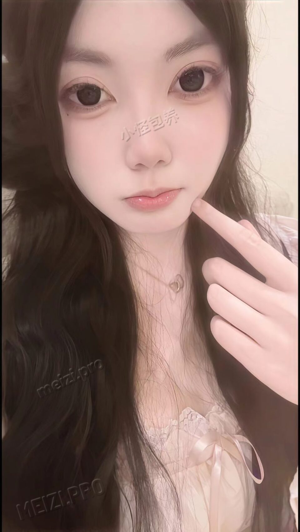 安徽 合肥 22岁 168cm 135 C杯 无 抽烟纹身:不抽烟有纹身 SM:否 无套:可 口交:可 过夜:可 同居:可 可飞:不太愿意 价格:3