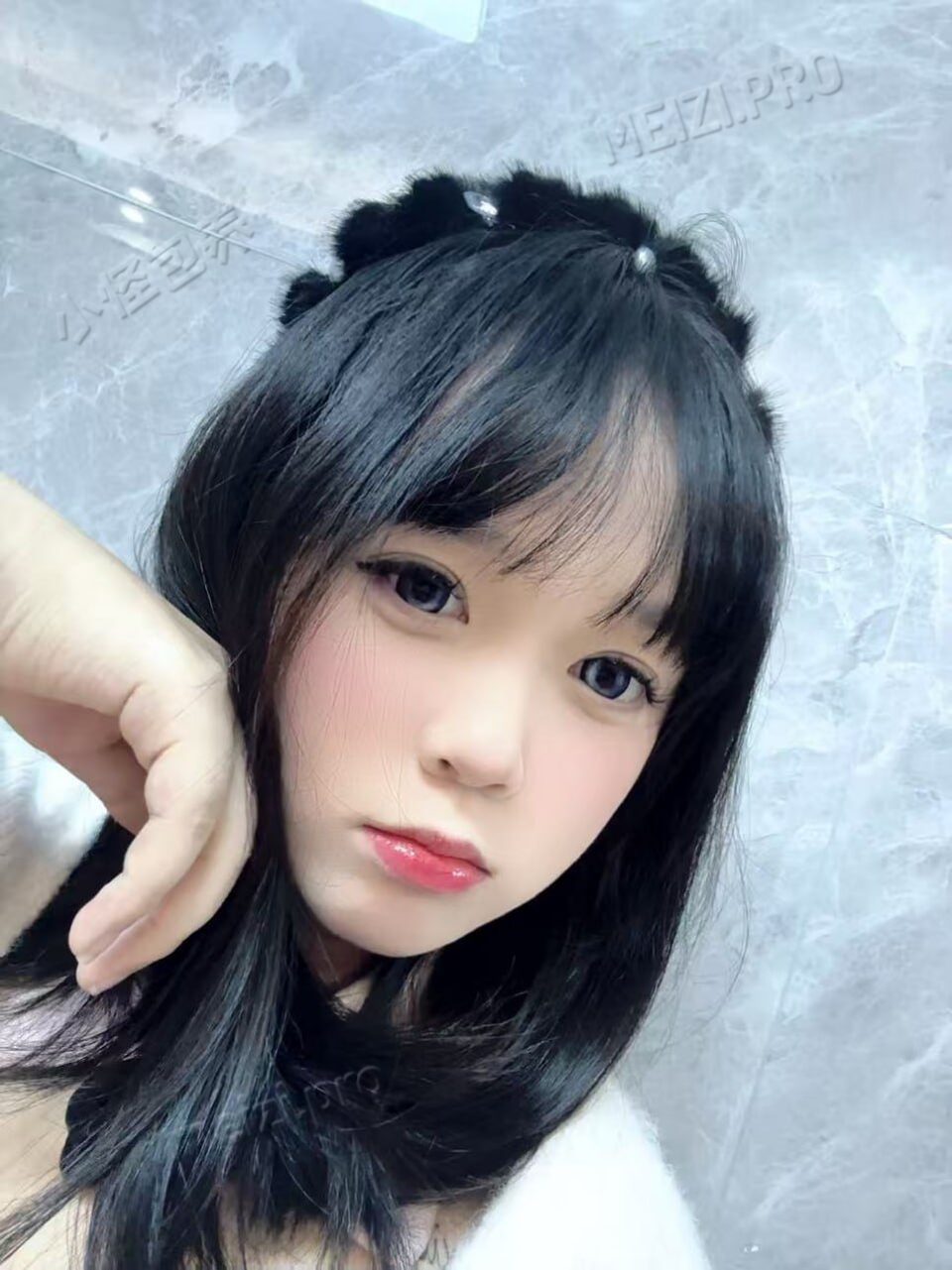 广东 惠州 18岁 170cm 125 C杯 毕业生 年轻可爱活泼 抽烟纹身:不抽烟有纹身 SM:是 无套:可 口交:否 过夜:可 同居:否 可飞:可 价格:30 特点:年轻可爱活泼