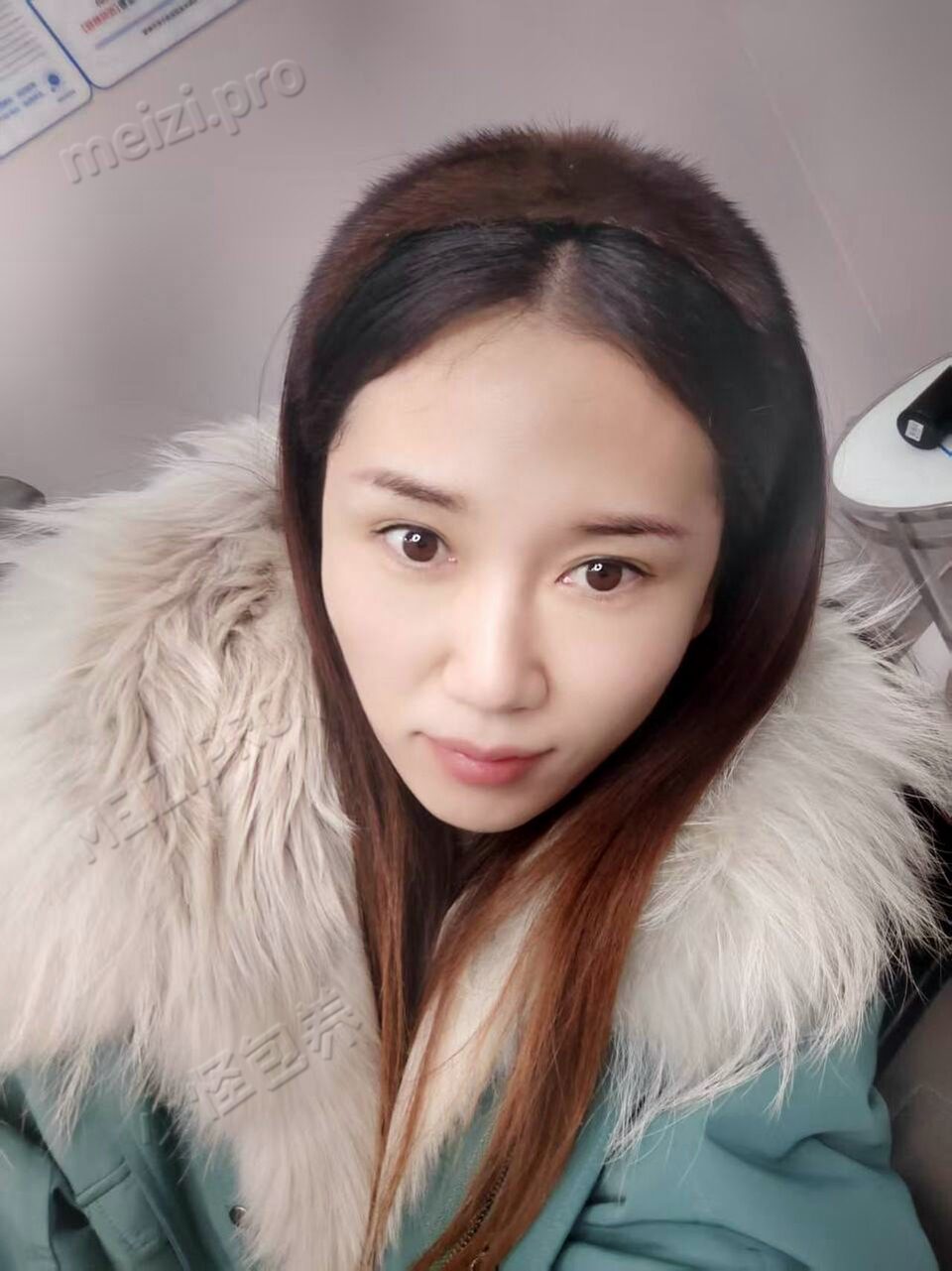 山东 烟台 36岁 170cm 125 B杯 自由职业 善解人意 通情达理 抽烟纹身:有纹身 SM:否 无套:可 口交:否 过夜:可 同居:可 可飞:能 价格:15 特点:善解人意 通情达理