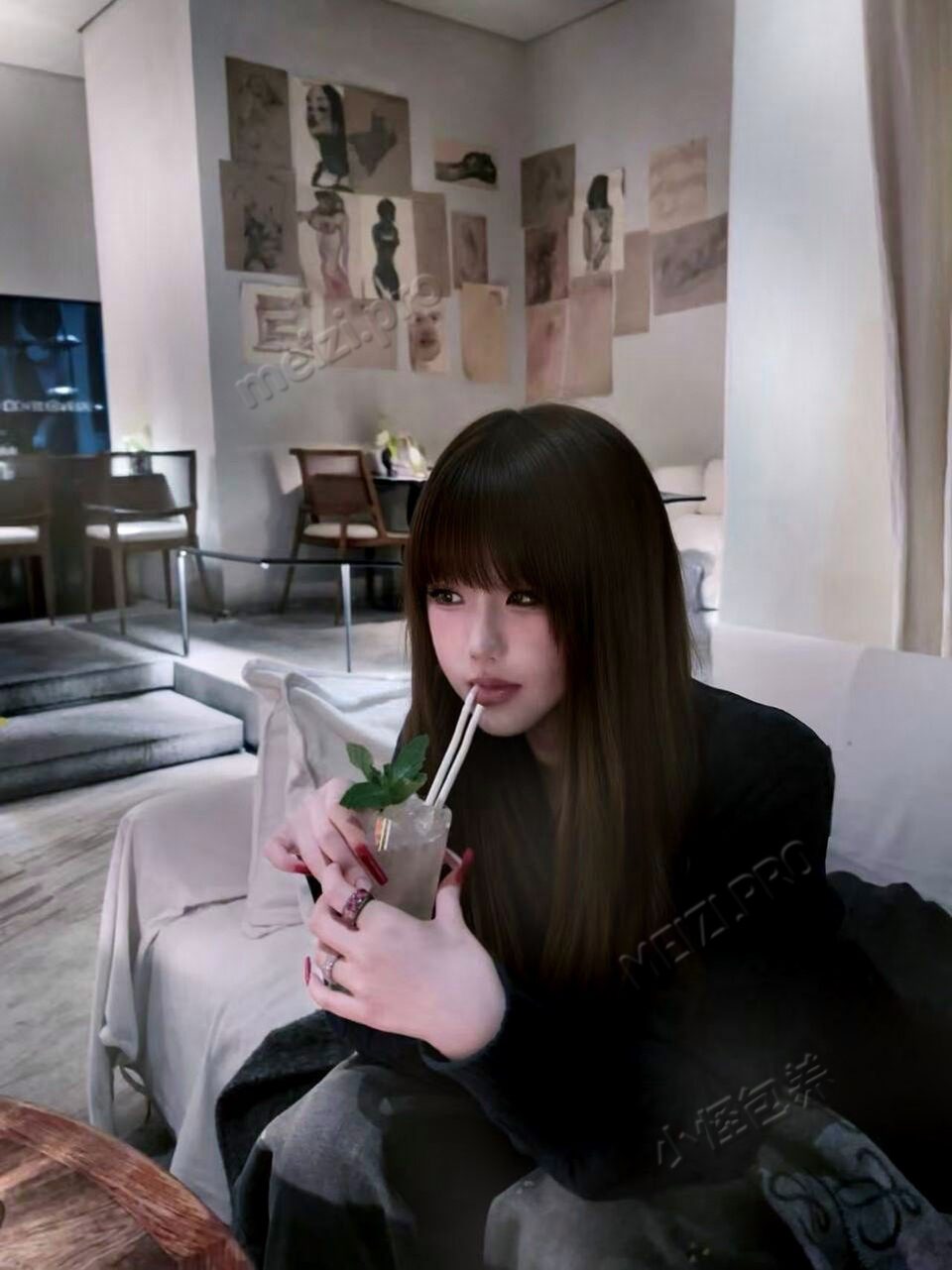 广东 深圳 南山区 19岁 172cm 104 E杯 天然无整 抽烟纹身:有纹身 SM:是 无套:否 口交:可 过夜:可 同居:可 可飞:可 价格:10 特点:天然无整