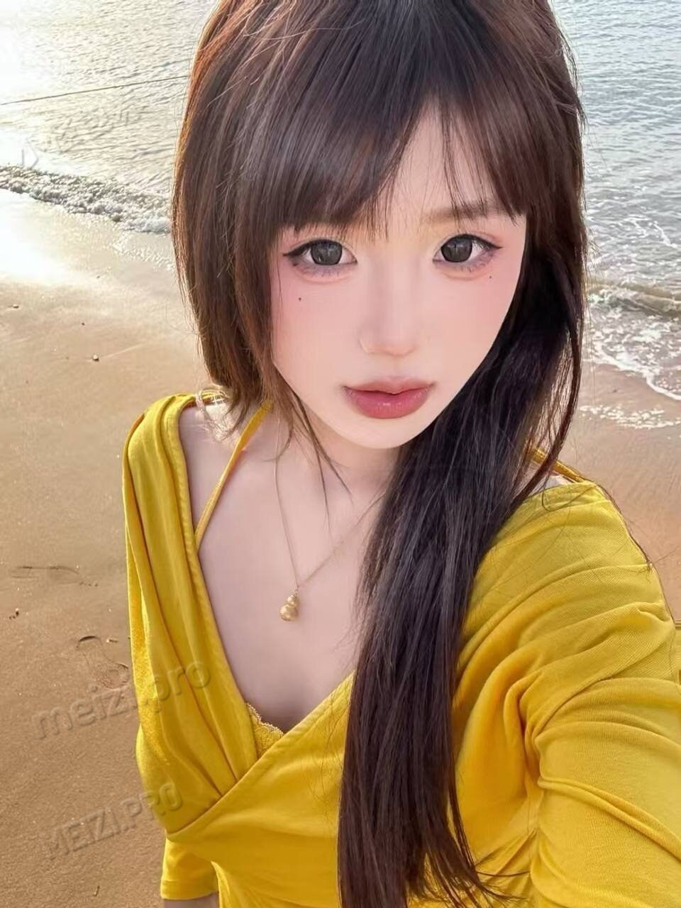 浙江 杭州 18岁 168cm 98 B杯 女生 听话，温柔，身材苗条，声音好听，性格好 抽烟纹身:无纹身 SM:是 无套:否 口交:可 过夜:可 同居:否 可飞:可 浙江台州附近 价格:5 特点:听话，温柔，身材苗条，声音好听，性格好