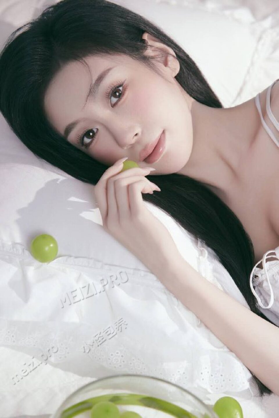 浙江 杭州 22岁 168cm 84 B杯 自媒体 身材好 人体贴 温柔懂事 SM:否 无套:否 口交:可 过夜:可 同居:否 可飞:可 价格:15 特点:身材好 人体贴 温柔懂事