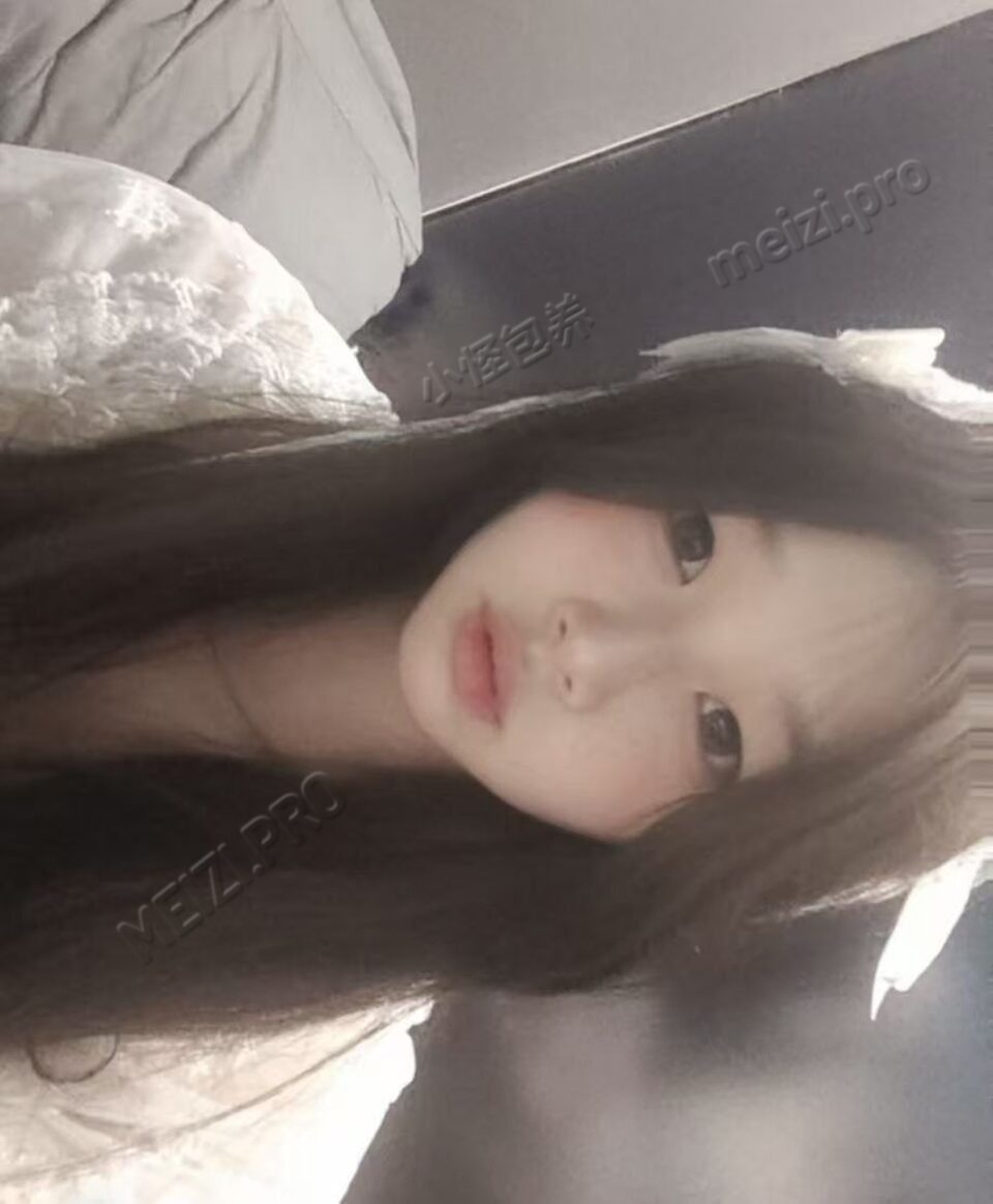 安徽 蚌埠 18岁 166cm 110 B杯 化妆师 抽烟纹身:不抽烟无纹身 SM:是 无套:可 口交:可 过夜:可 同居:否 可飞:可 附近 价格:5
