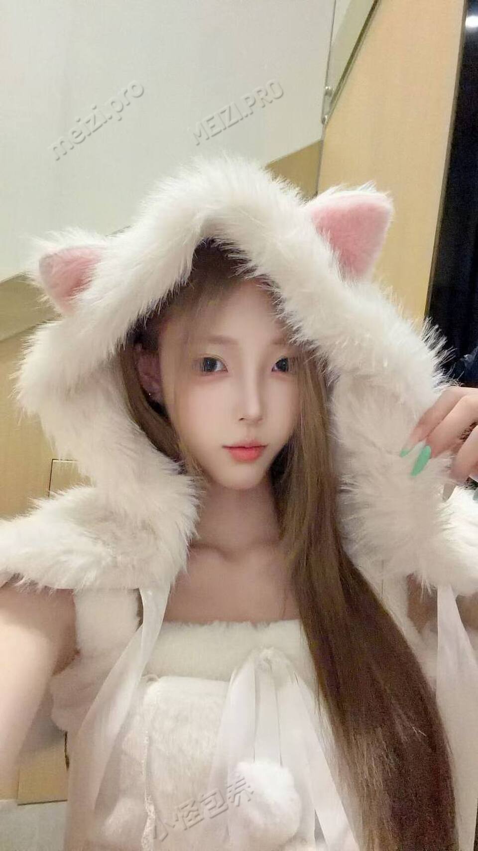 广东 广州 19岁 162cm 82 B杯 宠物 情绪价值高，懂事，身材好 抽烟纹身:无纹身 SM:微 无套:否 口交:可 过夜:可 同居:可 可飞:可 价格:20 特点:情绪价值高，懂事，身材好