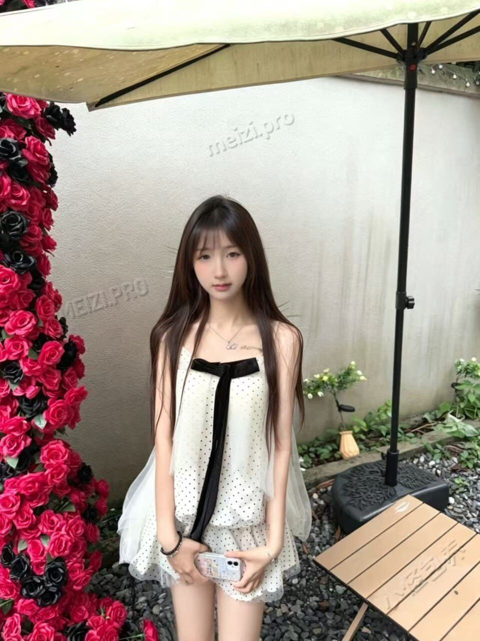 江西 九江 18岁 160cm 95 B杯 学生 唱歌 甜妹 听话 抽烟纹身:不抽烟有纹身 SM:是 无套:否 口交:可 过夜:可 可飞:可 价格:2 特点:唱歌 甜妹 听话
