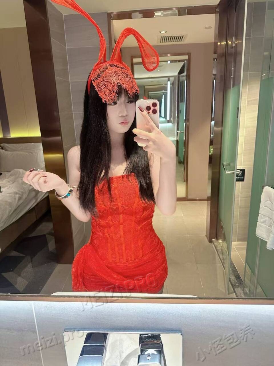 河南 郑州 18岁 161cm 52 B杯 学生 年轻,水多,可sm,很配合,极品反差婊,白天清纯小姑娘,晚上骚浪小母狗,小鸟依人,娇小玲珑,可盐可甜,活泼开朗,会提供情绪价值,待开发更多的新玩法 抽烟纹身:无 SM:是 无套:可 口交:可 过夜:可 同居:否 可飞:否 价格:8 特点:年轻,水多,可sm,很配合,极品反差婊,白天清纯小姑娘,晚上骚浪小母狗,小鸟依人,娇小玲珑,可盐可甜,活泼开朗,会提供情绪价值,待开发更多的新玩法