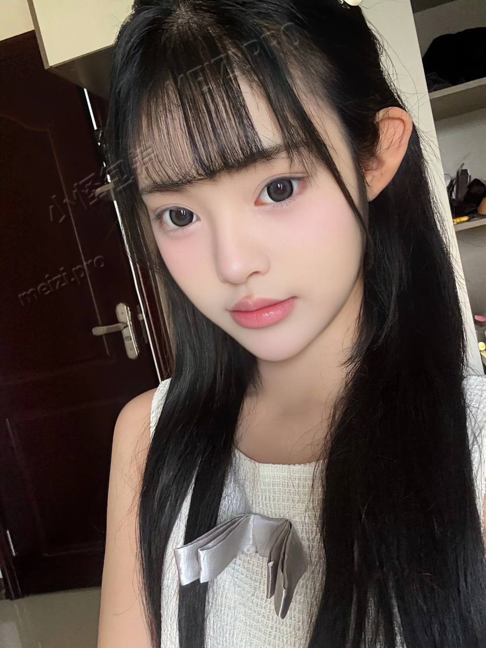 广东 广州 19岁 168cm 90 B杯 高中 潮汕人 无整 性格好 白小纯 乖巧懂事 可甜可御 抽烟纹身:有纹身 SM:是 无套:否 口交:可 过夜:可 同居:可 可飞:可 外省 出国 价格:21 特点:潮汕人 无整 性格好 白小纯 乖巧懂事 可甜可御