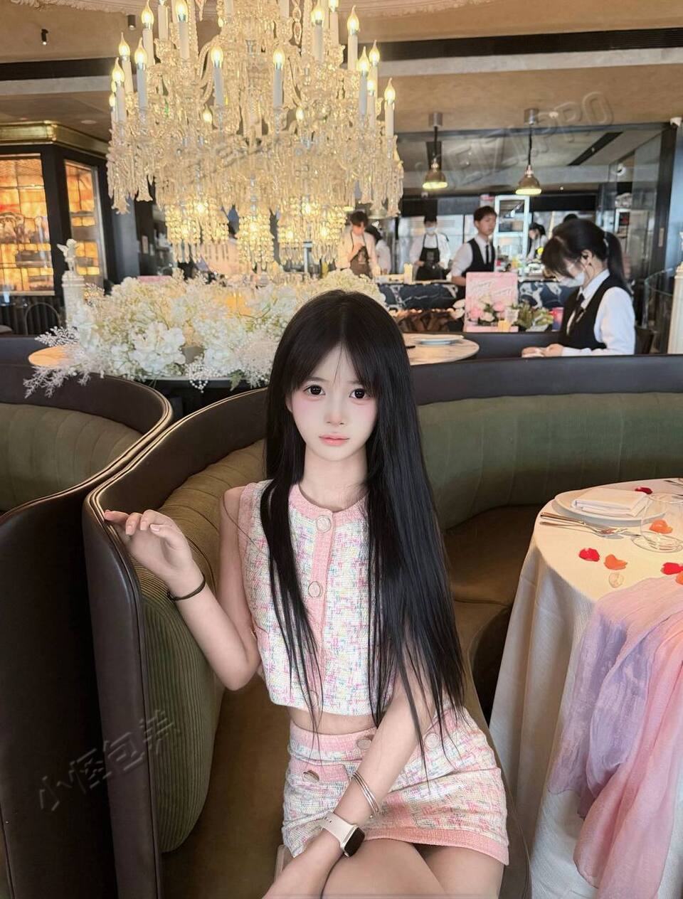 广东 广州 18岁 160cm 90 B杯 无 声音好听，会给老板一个非常好的体验 抽烟纹身:无 SM:是 无套:否 口交:可 过夜:可 同居:可 可飞:可 特点:声音好听，会给老板一个非常好的体验
