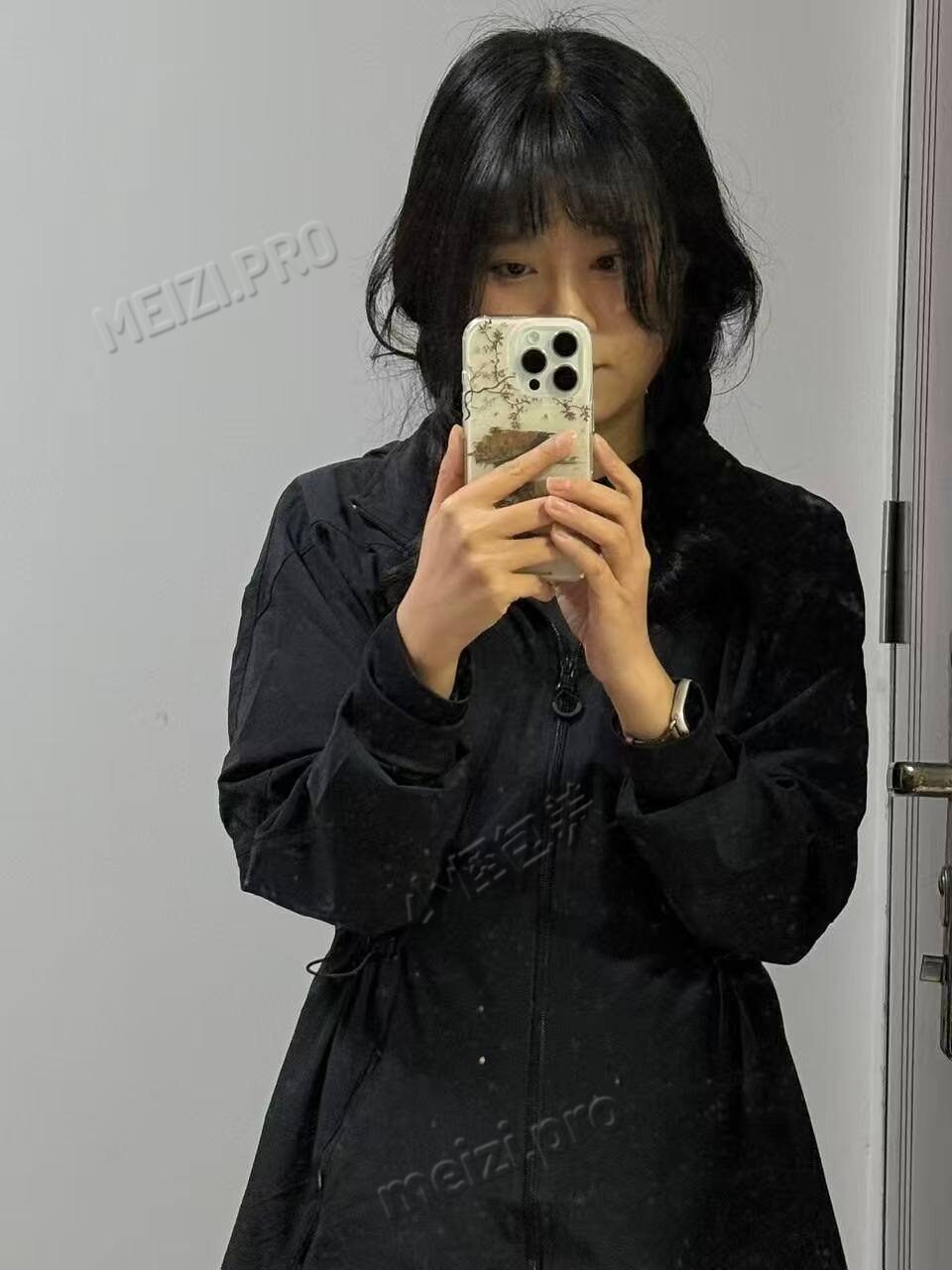 广东 广州 28岁 155cm 45 B杯 教师 985 211双重点毕业，正经职业（教师），纯欲可爱，比较外向活泼，能喝酒，不会过问太多，不纠缠你的私生活，情绪价值超高 抽烟纹身:无 SM:否 无套:可 口交:可 过夜:可 同居:可 可飞:可 外省 港澳 价格:20 特点:985 211双重点毕业，正经职业（教师），纯欲可爱，比较外向活泼，能喝酒，不会过问太多，不纠缠你的私生活，情绪价值超高