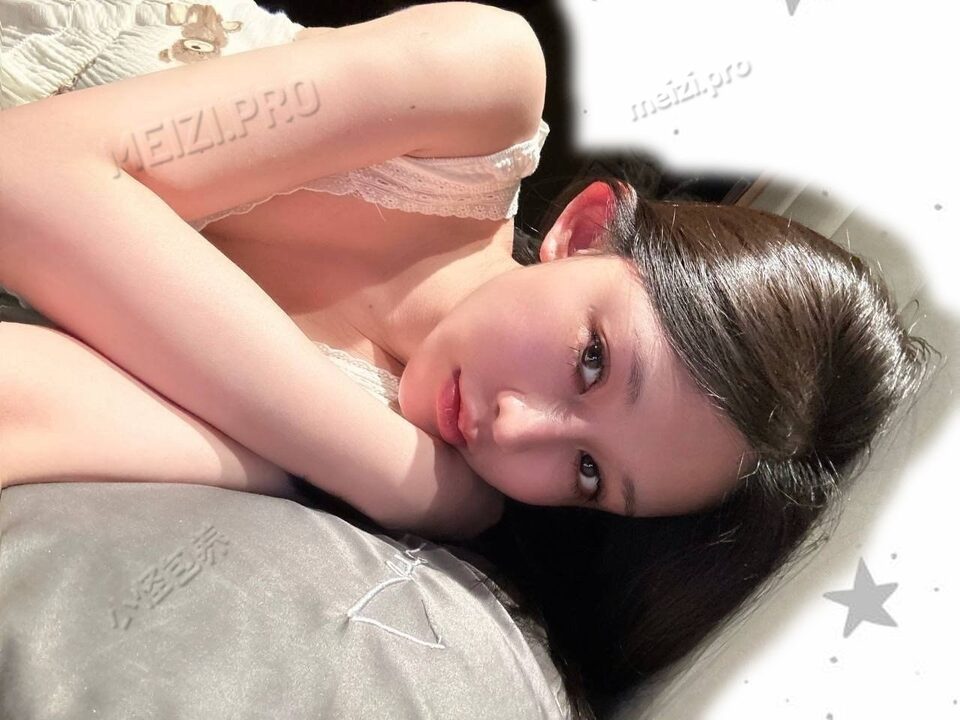 广东 深圳 24岁 161cm 85 B杯 医院助理 肤白 性格开朗嘎嘎能聊气氛不会尴尬 有正经工作需提前约 抽烟纹身:无 SM:轻微 无套:否 口交:可 过夜:可 同居:否 可飞:否 价格:9 特点:肤白 性格开朗嘎嘎能聊气氛不会尴尬 有正经工作需提前约