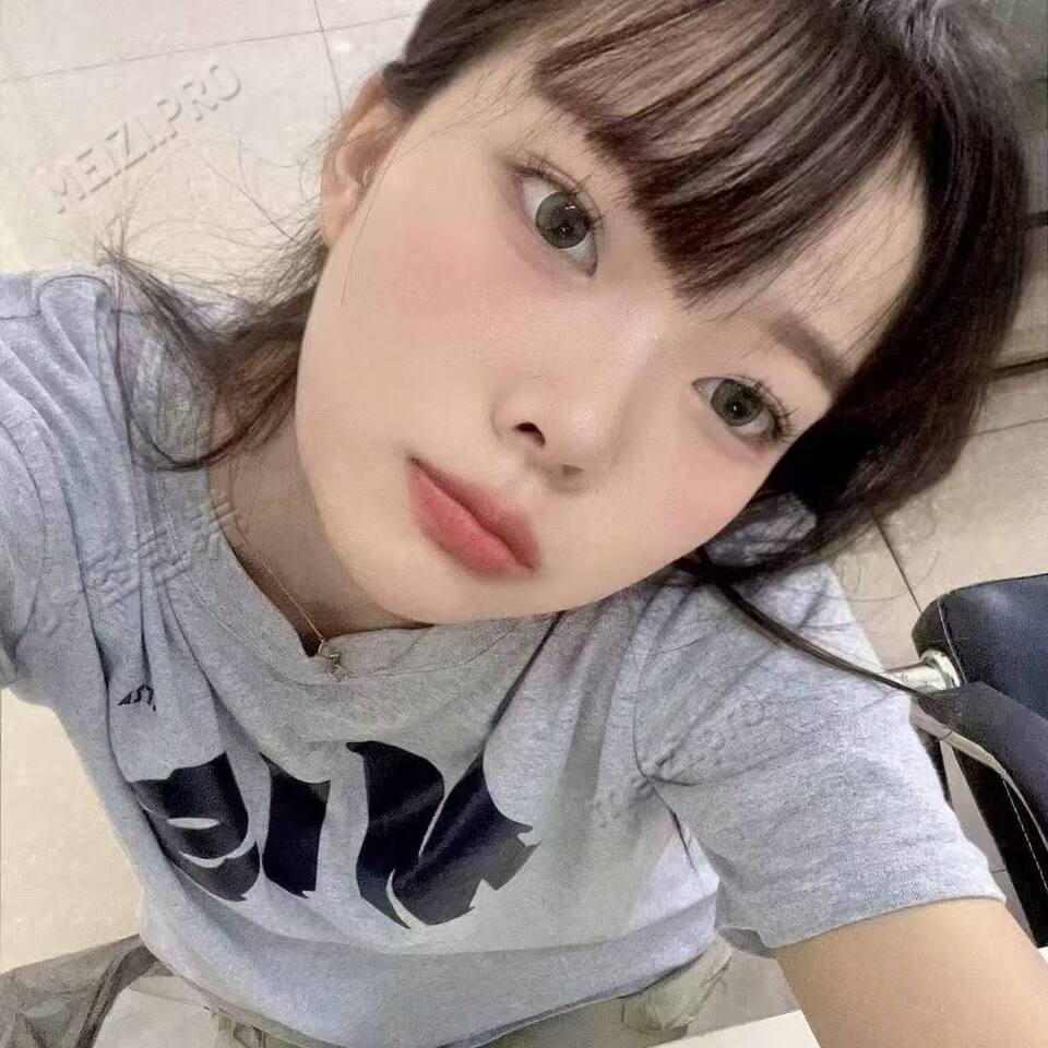 湖南 衡阳 21岁 170cm 100 C杯 比较爱干净,有洁癖,私生活简单 抽烟纹身:无 SM:否 无套:否 口交:否 过夜:可 同居:考虑 可飞:可 价格:15 特点:比较爱干净,有洁癖,私生活简单