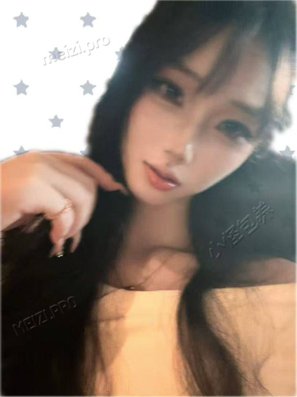 湖北 荆州 18岁 164cm 104 B杯 学生 长得好像 肤白,第一次干这个,为了找一个固定金主释放压力,年龄小,下面紧 抽烟纹身:无 SM:是 无套:否 口交:可 过夜:否 同居:否 可飞:暂时不能 价格:0.8 特点:长得好像 肤白,第一次干这个,为了找一个固定金主释放压力,年龄小,下面紧