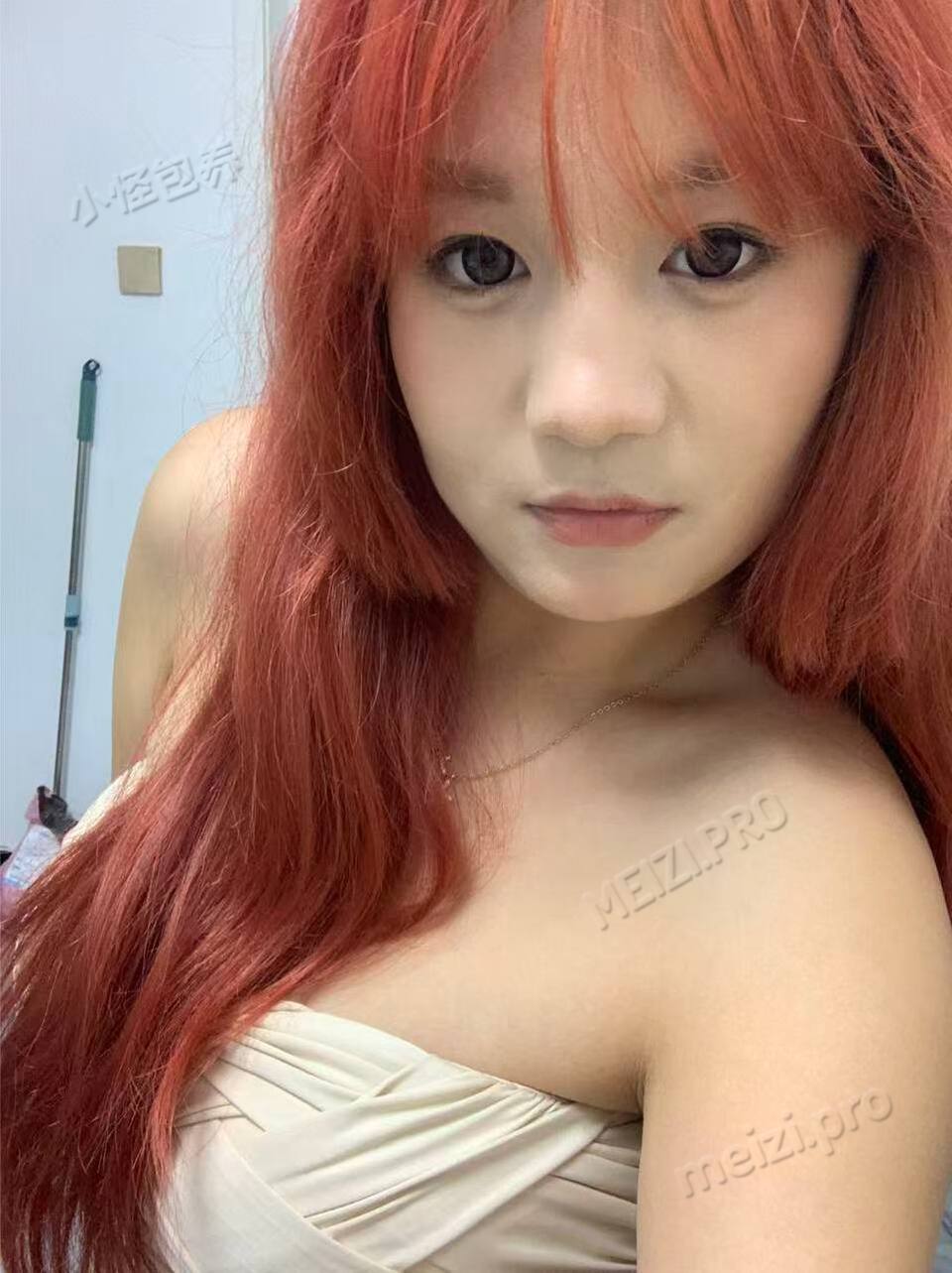 河南 郑州 20岁 160cm 120 C杯 学生 抽烟纹身:无 SM:否 无套:否 口交:可 过夜:可 同居:可 可飞:否 价格:5