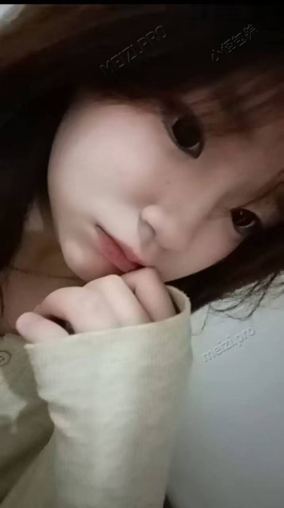 江苏 南京 18岁 168cm 118 C杯 学生 声音甜会唱歌 SM:是 无套:可 同居:可 可飞:可 价格:24 特点:声音甜会唱歌
