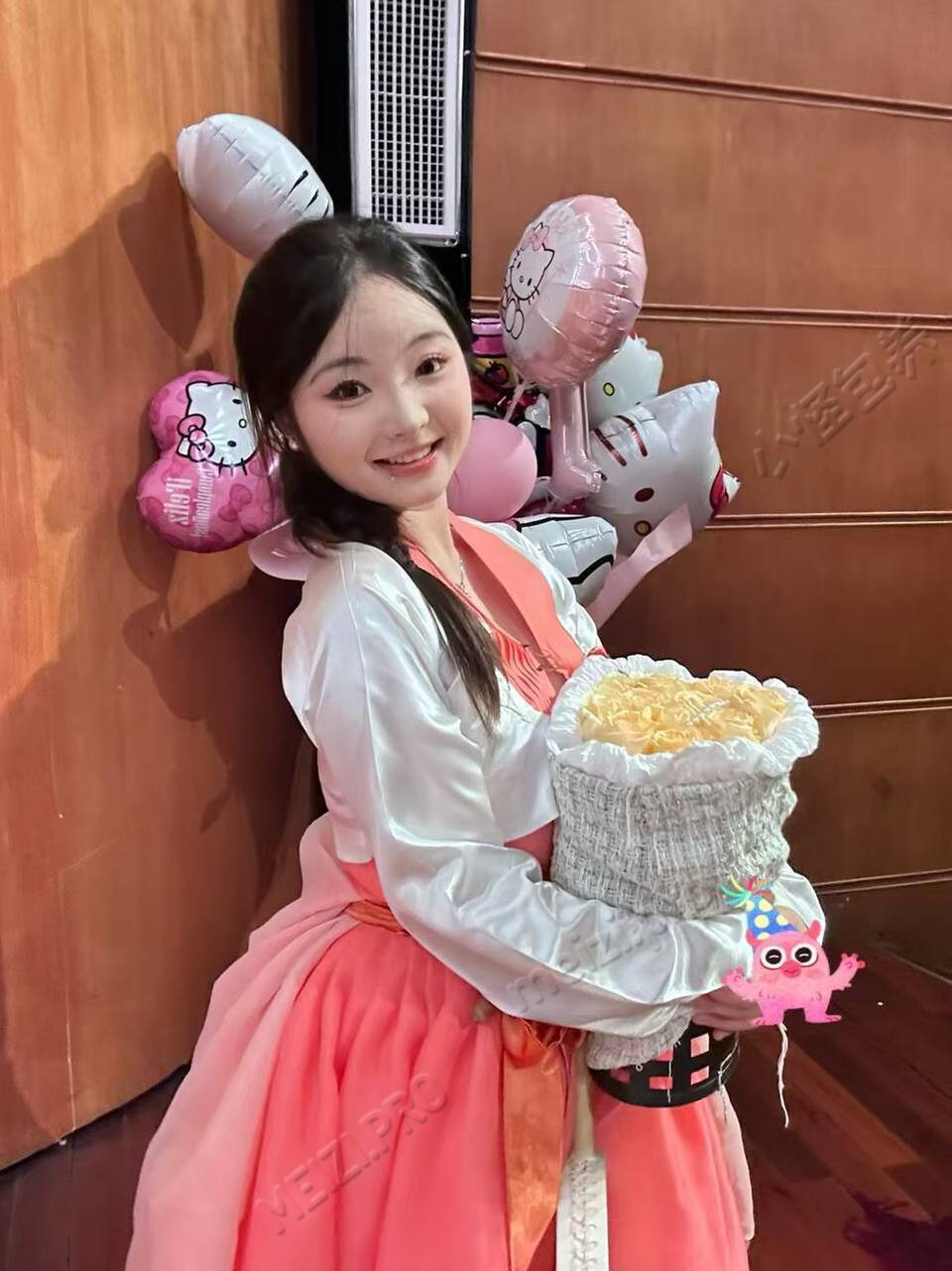 浙江 湖州 21岁 158cm 120 D杯 学生 音乐生,36d 抽烟纹身:无 SM:是 无套:可 口交:可 过夜:可 同居:可 可飞:能,其他城市,港澳没办 价格:20 特点:音乐生,36d