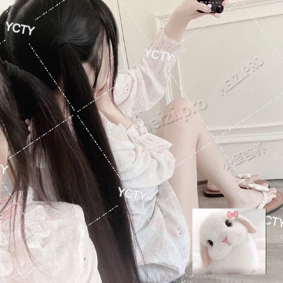 广西 南宁 17岁 158cm 85 A杯 学生 听话乖巧 抽烟纹身:有抽烟纹身 SM:是 无套:否 口交:可 过夜:可 同居:可 可飞:可 价格:2 特点:听话乖巧