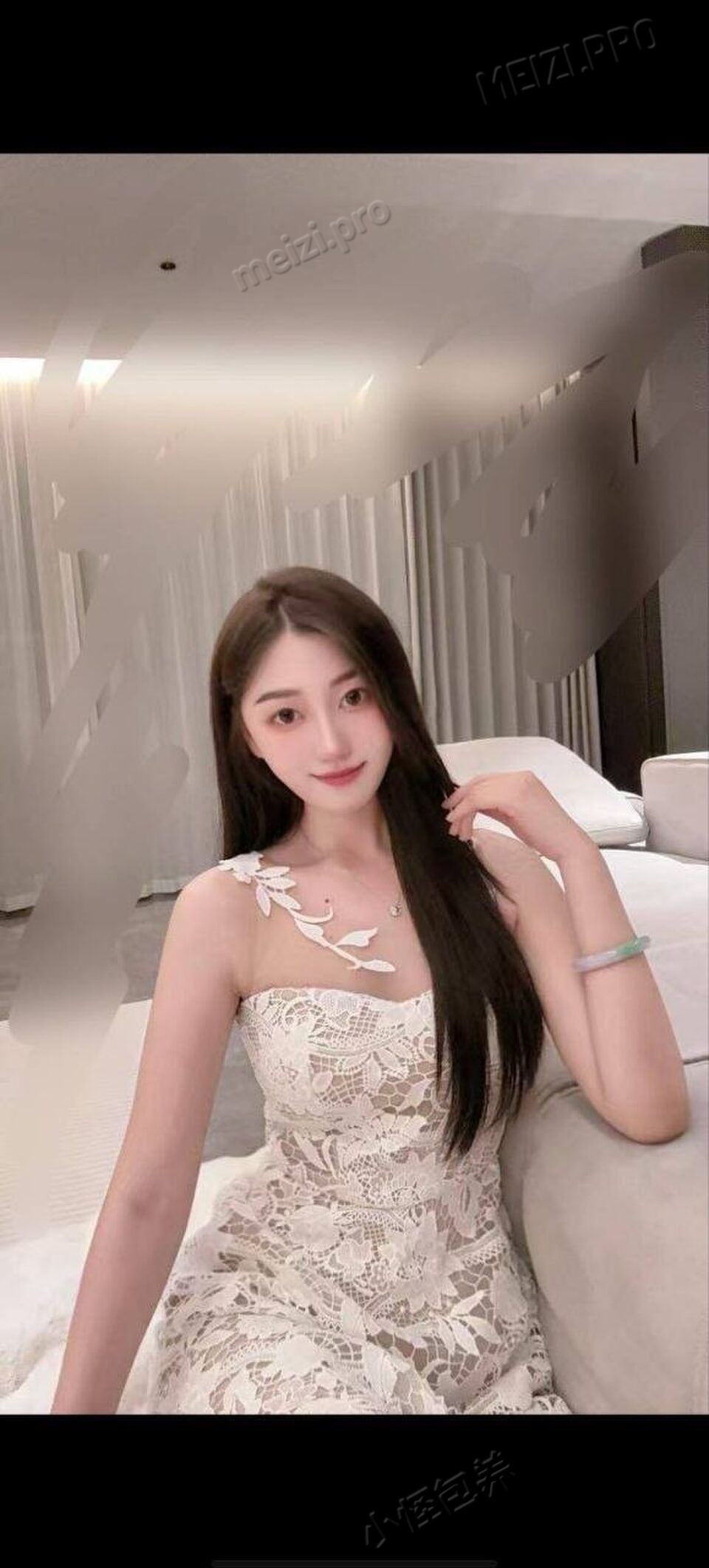 广东 深圳 22岁 165cm 96 B杯 空姐 温柔听话,事少,身材好,腰细屁股大,水多,会社交 抽烟纹身:无 SM:是 无套:否 口交:可 过夜:可 同居:可 可飞:可以 深圳广州北京 价格:20 特点:温柔听话,事少,身材好,腰细屁股大,水多,会社交
