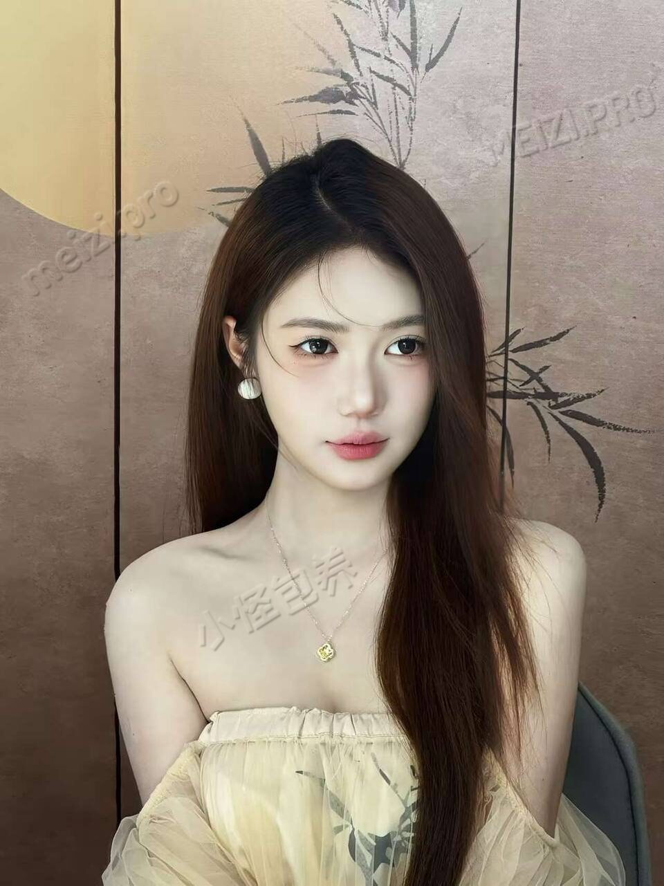 四川 成都 19岁 165cm 92 C杯 学生 唱歌好听，甜美温柔，皮肤白净，情绪价值给的足，床上技巧完美让你达到不一样的爽感，接受度高，多样玩法待你尝试 抽烟纹身:无纹身 SM:轻微 无套:否 口交:可 过夜:可 同居:可 可飞:可 价格:14 特点:唱歌好听，甜美温柔，皮肤白净，情绪价值给的足，床上技巧完美让你达到不一样的爽感，接受度高，多样玩法待你尝试