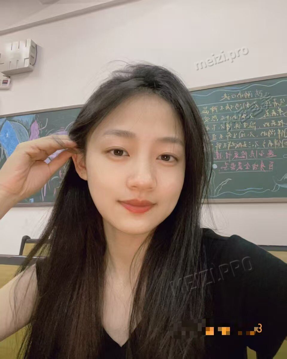 湖南 长沙 20岁 156cm 80 B杯 学生 在校女大 嫩妹 古灵精怪型 俏皮可爱 有趣的灵魂 喜欢跳舞 运动 可以解锁多姿势 放的开 抽烟纹身:无 SM:是 无套:否 口交:可 过夜:可 同居:否 价格:15 特点:在校女大 嫩妹 古灵精怪型 俏皮可爱 有趣的灵魂 喜欢跳舞 运动 可以解锁多姿势 放的开
