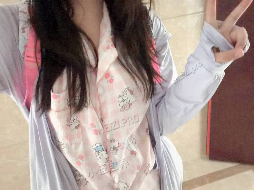 黑龙江 哈尔滨 17岁 166cm 120 B杯 学生 处女 抽烟纹身:无 SM:否 无套:否 口交:否 过夜:否 同居:否 可飞:否 价格:5 特点:处女