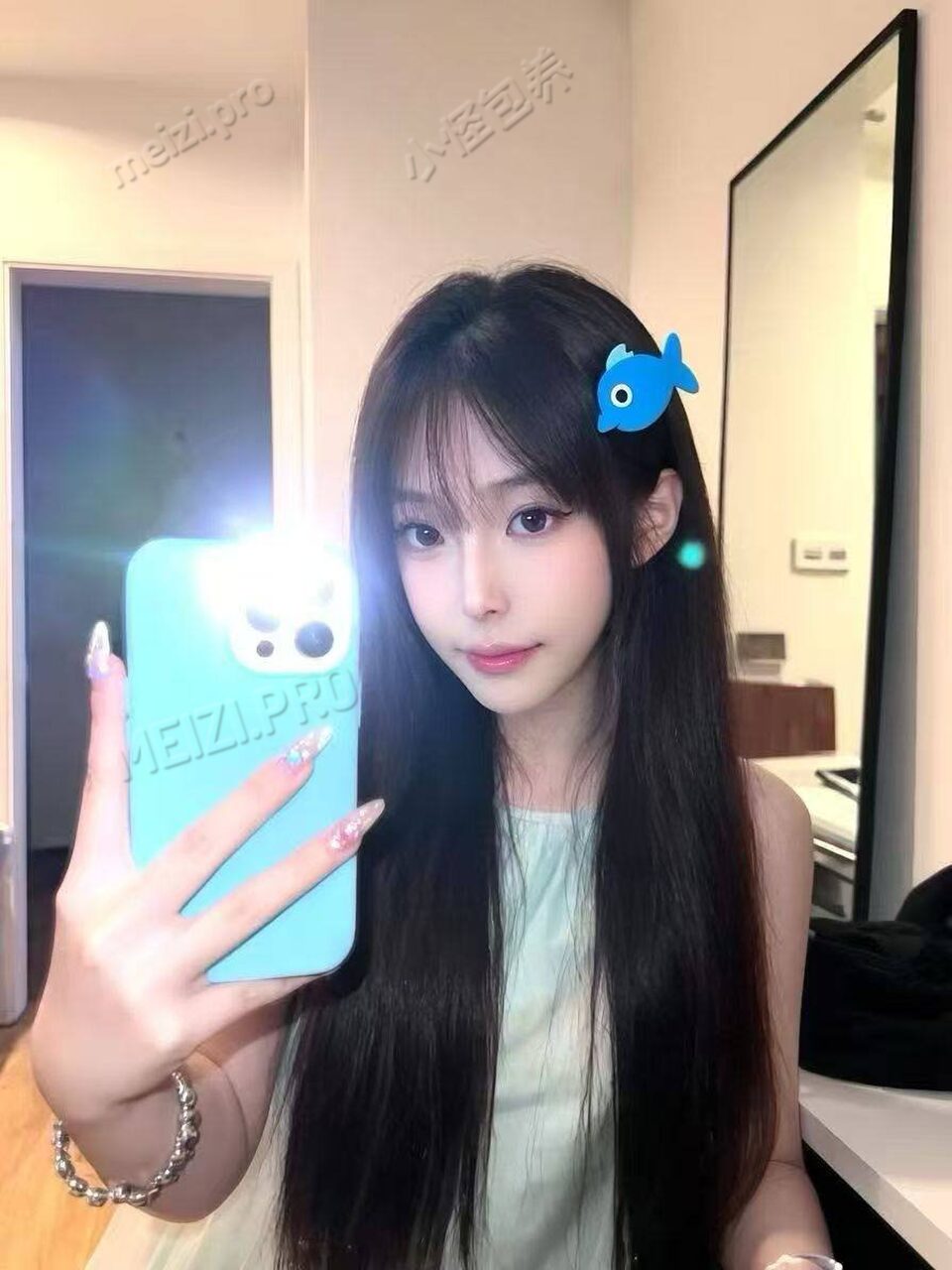 四川 成都 19岁 166cm 86 B杯 女生 常练普拉提 抽烟纹身:无纹身 SM:否 无套:可 口交:可 过夜:可 同居:可 可飞:可 价格:30 特点:常练普拉提