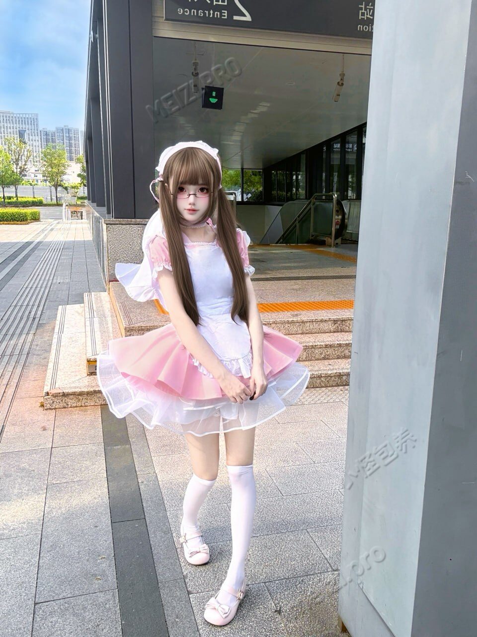 湖南 长沙 21岁 167cm 95 B杯 学生 性格好,有才艺,会跳舞 抽烟纹身:无纹身 SM:轻微 无套:可 口交:可 过夜:可 同居:否 可飞:可 价格:4 特点:性格好,有才艺,会跳舞