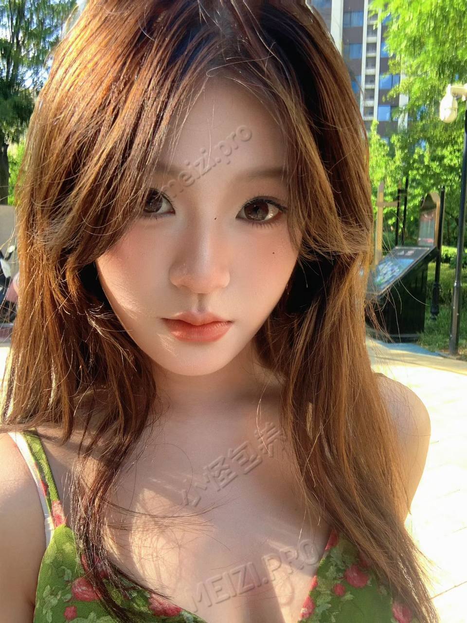 山东 济南 21岁 160cm 45 C杯 学生 在校女大、性格温柔好相处、听话乖巧肯配合 抽烟纹身:无 SM:轻微 无套:可 口交:可 过夜:可 同居:可 可飞:可 价格:8 特点:在校女大、性格温柔好相处、听话乖巧肯配合