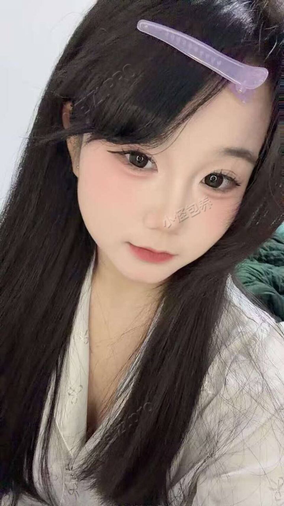 陕西 西安 18岁 155cm 105 C杯 学生 乖巧，听话 SM:是 无套:否 口交:否 过夜:可 可飞:否 西安本地 价格:3 特点:乖巧，听话