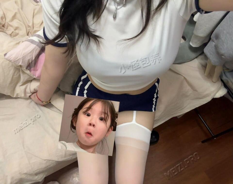 江苏 南京 18岁 165cm 98 C杯 休学中 性格好 可开发小m 身体敏感 高潮会抖 身材好 懂事 很体贴 抽烟纹身:不抽烟有纹身 SM:是 无套:可 口交:可 过夜:可 同居:可 可飞:可 价格:6 特点:性格好 可开发小m 身体敏感 高潮会抖 身材好 懂事 很体贴