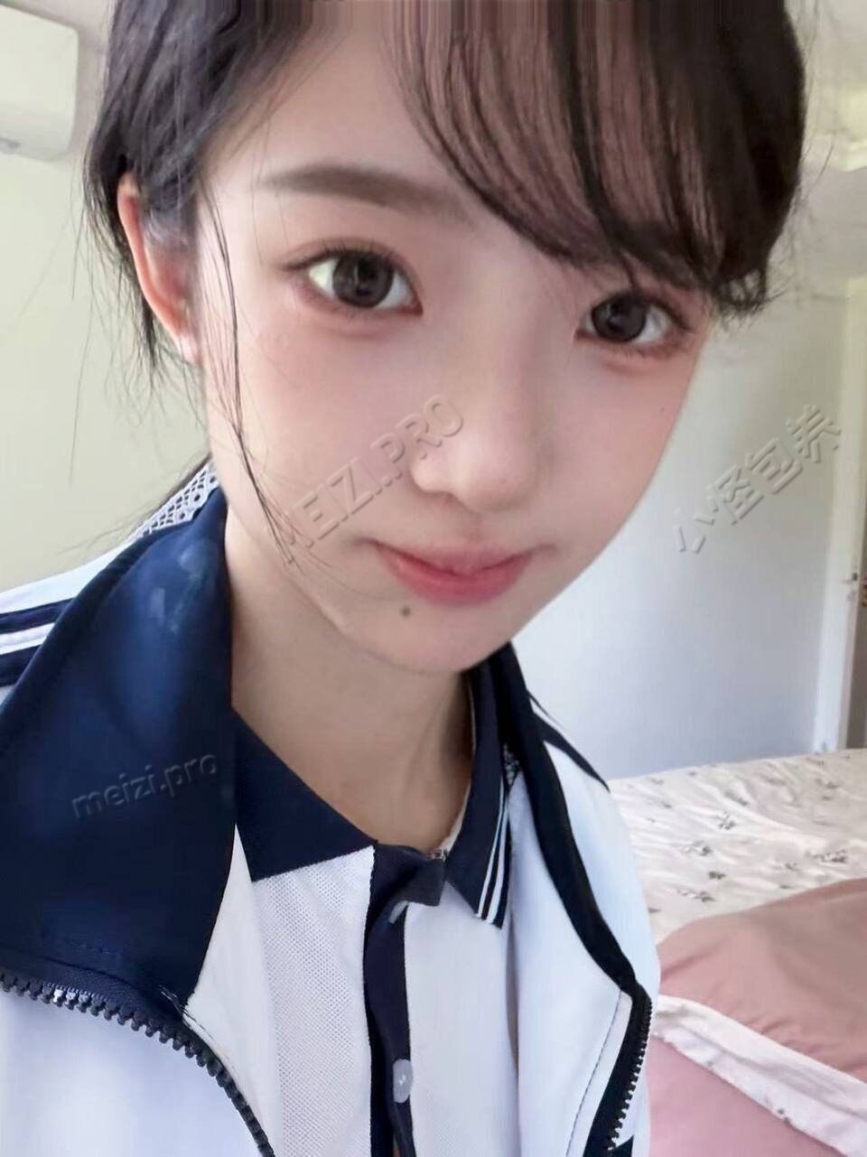 四川 成都 20岁 165cm 88 B杯 学生 性格文静温柔有趣,善于倾听,喜欢听音乐、旅行,情绪价值满格,德语B1 SM:是 无套:否 口交:可 过夜:可 可飞:可 价格:20 特点:性格文静温柔有趣,善于倾听,喜欢听音乐、旅行,情绪价值满格,德语B1