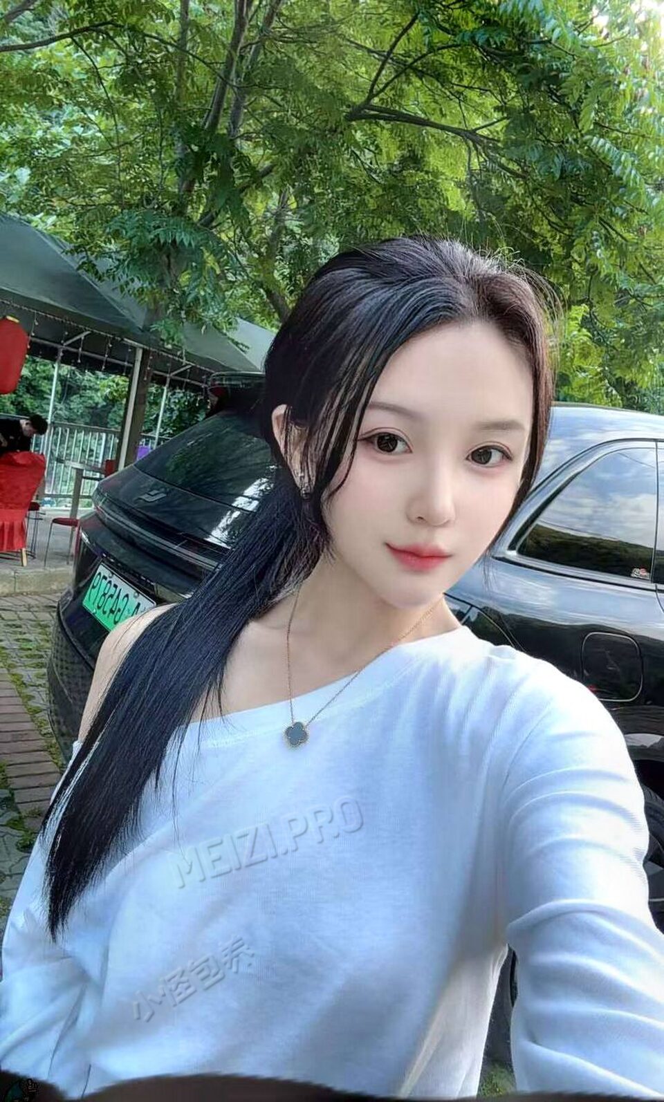 陕西 西安 27岁 169cm 90 B杯 美甲师 温柔体贴反差 抽烟纹身:无 SM:是 无套:可 口交:可 过夜:可 同居:否 可飞:可 价格:10 特点:温柔体贴反差