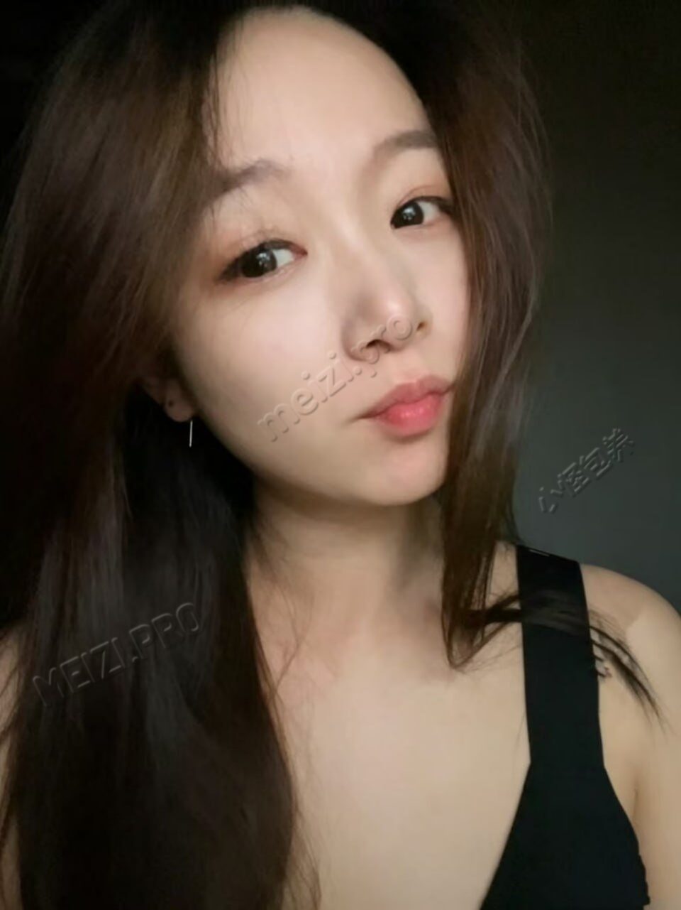云南 昆明 38岁 160cm 56 C杯 旅行社地接 人妻感,配合度高,会提供情绪价值,性格开朗,活好 抽烟纹身:无抽烟有纹身 SM:否 无套:可 口交:可 过夜:可 同居:可 可飞:可 外省 价格:3 特点:人妻感,配合度高,会提供情绪价值,性格开朗,活好