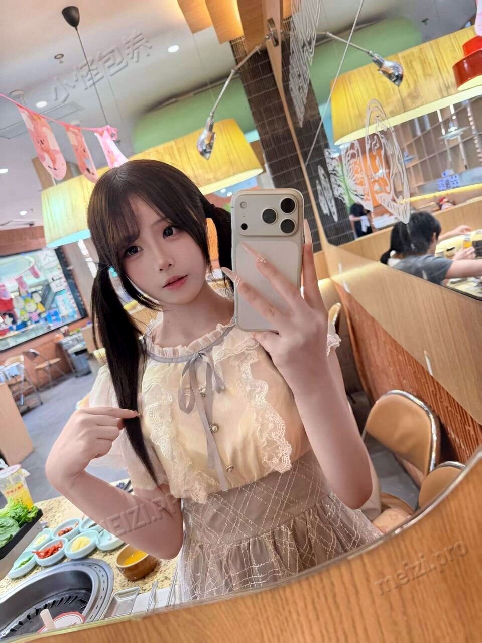 江西 南昌 16岁 161cm 102 C杯 女生 听话很乖 抽烟纹身:无纹身 SM:否 无套:否 口交:可 过夜:可 同居:否 可飞:可 价格:6 特点:听话很乖
