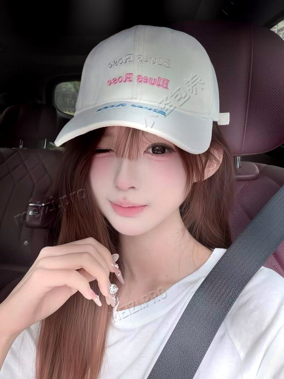 浙江 杭州 19岁 170cm 90 B杯 医美 抽烟纹身:无 SM:否 无套:否 口交:可 过夜:可 同居:否 可飞:可 价格:15