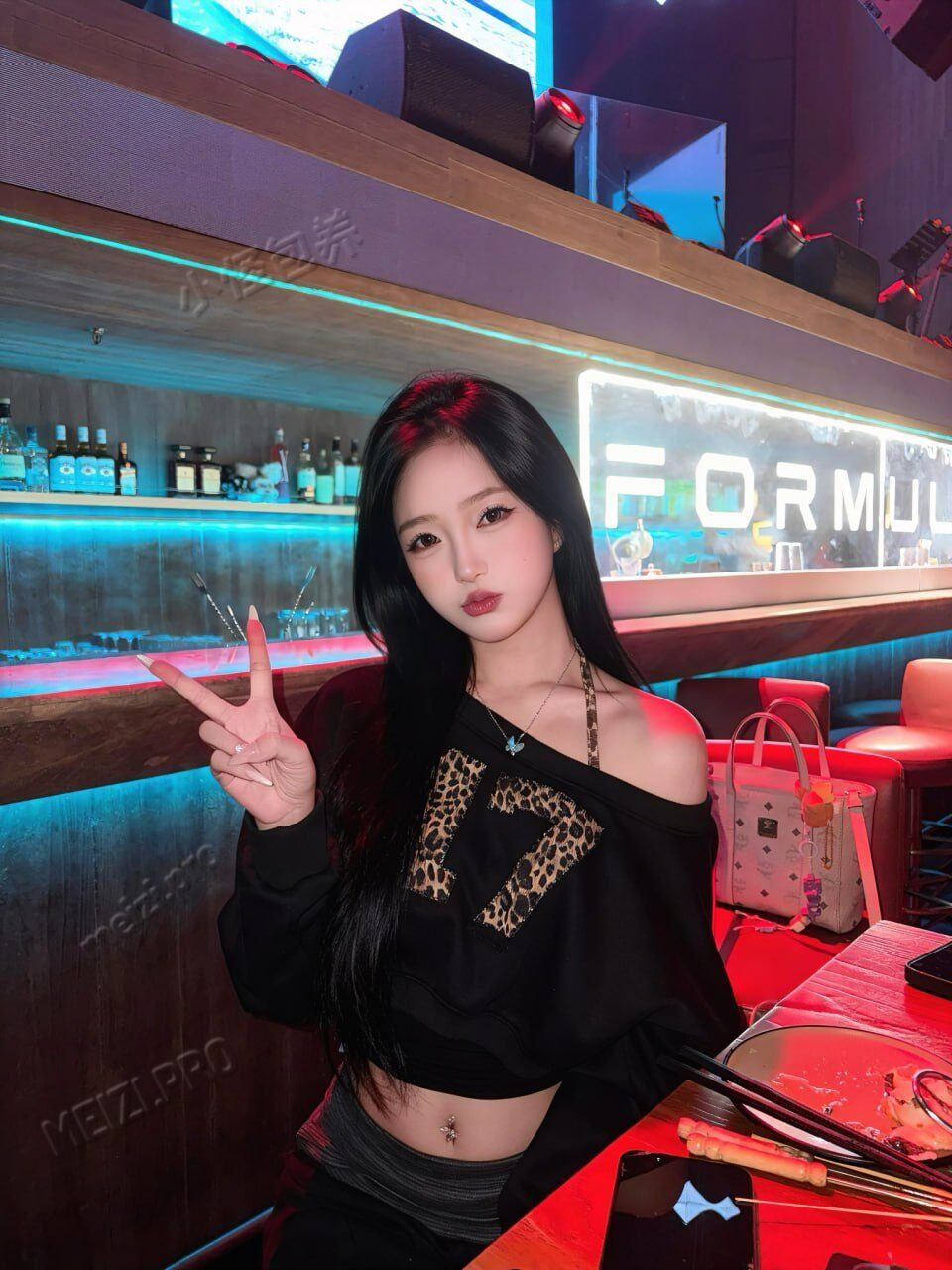 江苏 南京 21岁 163cm 90 B杯 待业 身材好 懂事 很听话 抽烟纹身:无 SM:否 无套:偶尔 口交:可 过夜:可 同居:同地考虑 可飞:可 价格:15 特点:身材好 懂事 很听话