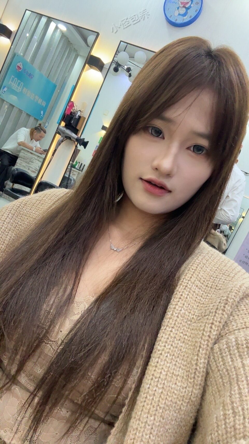 河南 信阳 18岁 165cm 105 C杯 休学 胸大腰细 抽烟纹身:无 SM:是 无套:可 口交:可 过夜:可 同居:否 可飞:可 价格:12 特点:胸大腰细