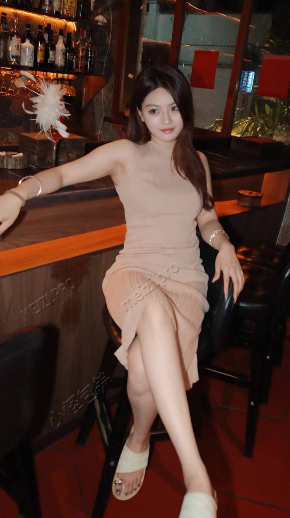 福建 福州 25岁 161cm 96 B杯 工作 抽烟纹身:无 SM:否 无套:否 口交:可 过夜:可 同居:否 可飞:只能福州 价格:3