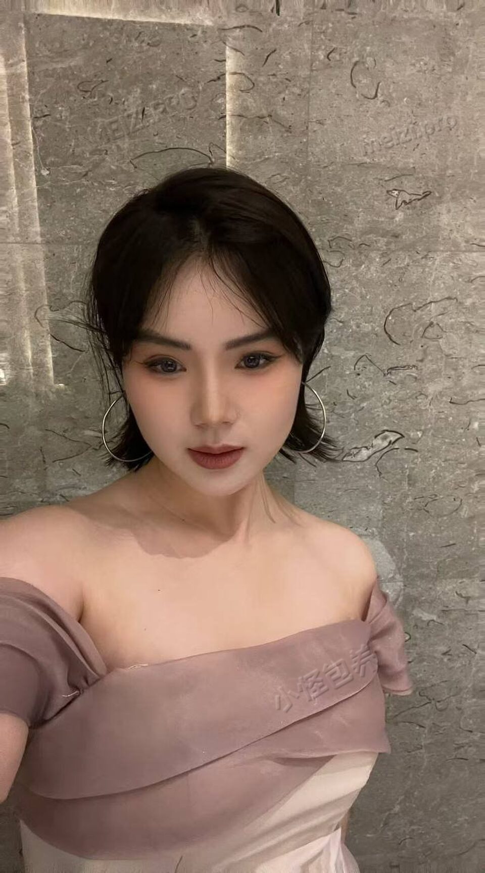 浙江 杭州 30岁 164cm 110 B杯 听话 不挑人 安静 相处舒适极品少妇放的开 SM:是 无套:可 口交:可 过夜:可 可飞:可 优先杭州 价格:6 特点:听话 不挑人 安静 相处舒适极品少妇放的开