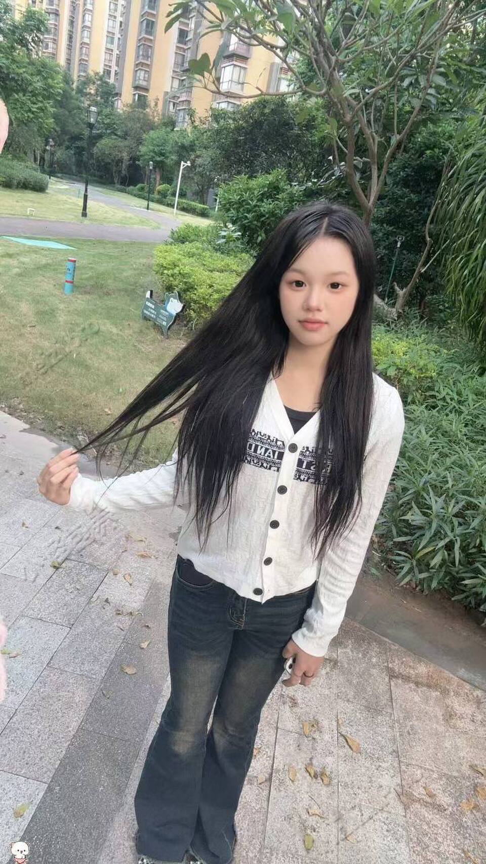 广东 佛山 18岁 162cm 96 B杯 学生 性格好,可爱 SM:否 无套:可 口交:否 过夜:可 同居:否 可飞:可其他城市 不可外省 价格:6 特点:性格好,可爱