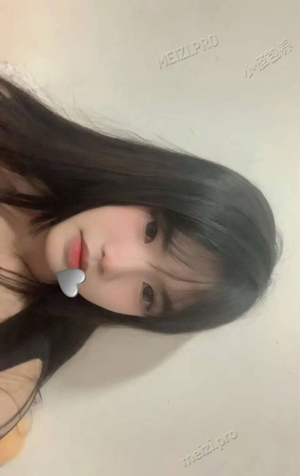 广东 惠州 18岁 165cm 88 B杯 女生 无 抽烟纹身:无 SM:否 无套:可 口交:否 过夜:可 同居:否 可飞:不 价格:6 特点:无
