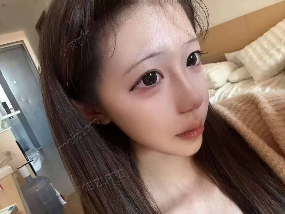 山东 青岛 19岁 174cm 98 A杯 学生 腿长 长得可以 舞蹈绘画都会 比较温柔体贴 身材好一点 御萝风格都能驾驭 抽烟纹身:无 SM:是 无套:可 口交:否 过夜:可 可飞:可 价格:7 特点:腿长 长得可以 舞蹈绘画都会 比较温柔体贴 身材好一点 御萝风格都能驾驭