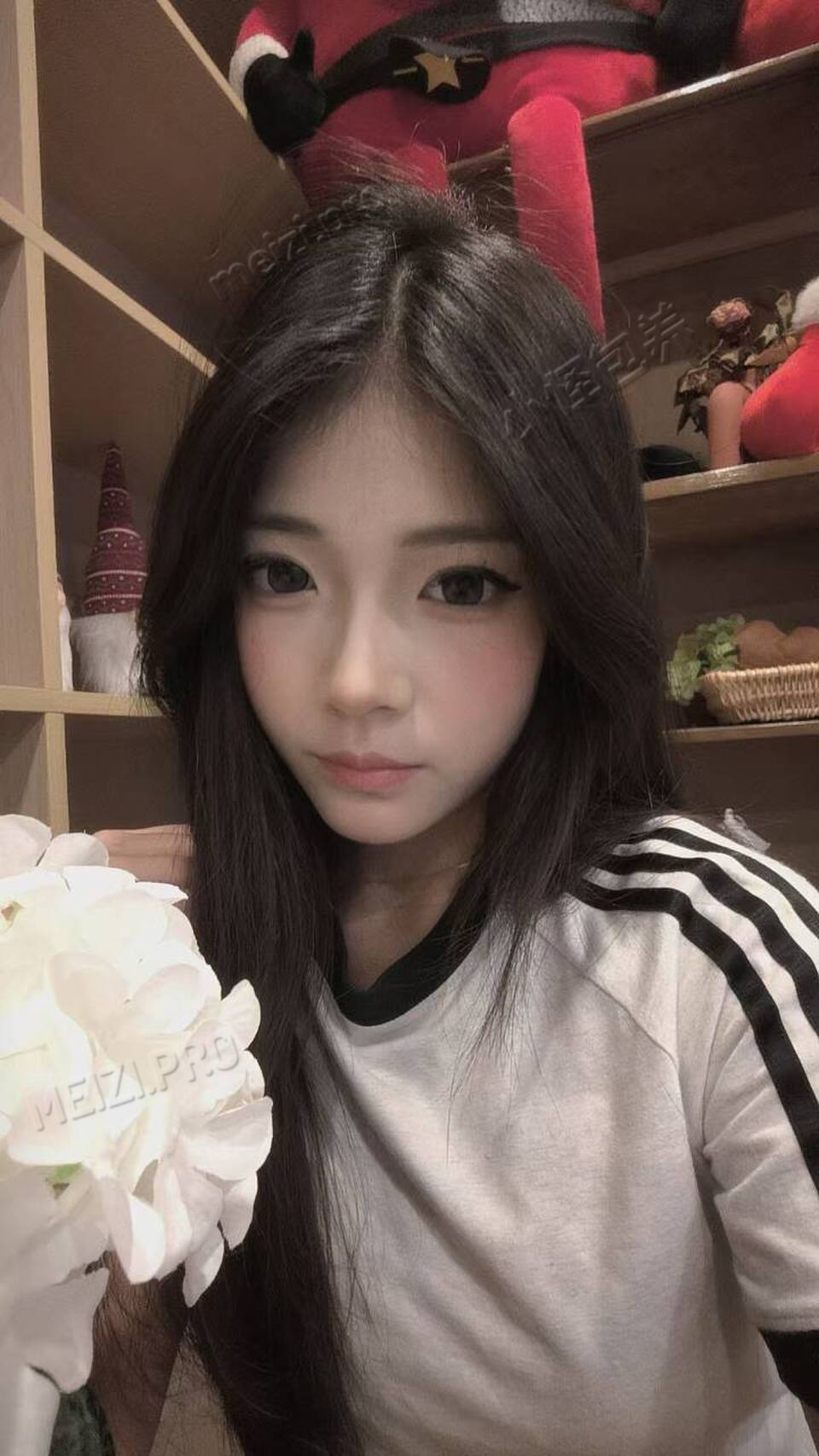 四川 南充 18岁 160cm 90 学生 腰细 长得美 抽烟纹身:抽烟 SM:是 无套:否 口交:可 过夜:可 可飞:可 尽量本地附近节假日和周末 价格:5 特点:腰细 长得美